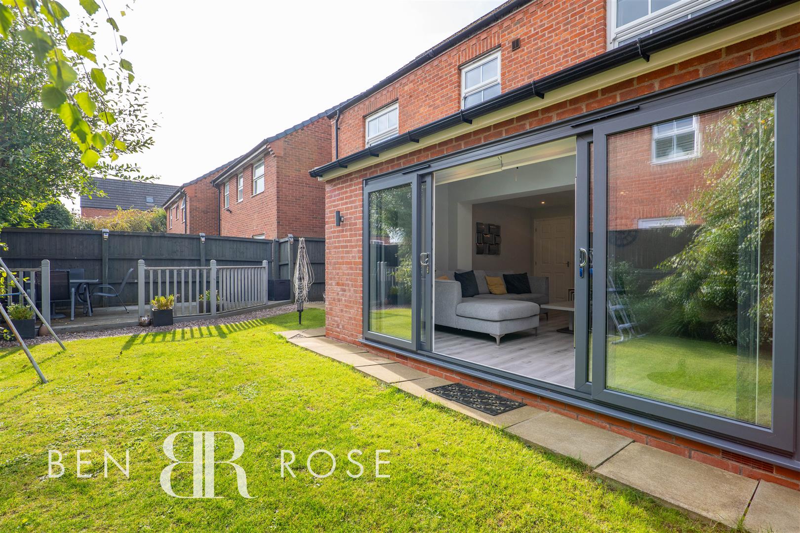 4 bed property in Parish Gardens, Leyland
